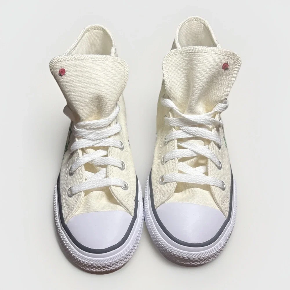 A14867F Converse Hi In Size 3 Youth